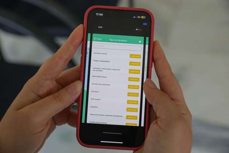 Saiba quando o caminhão do lixo passa na sua rua em Brasília