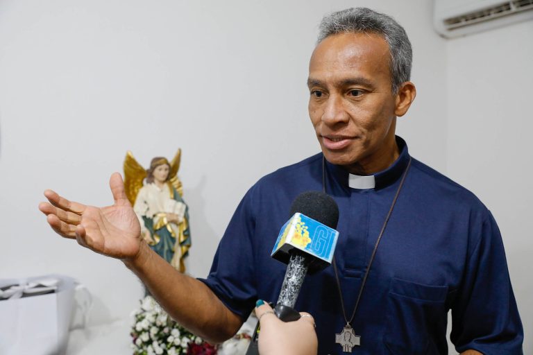 O pároco Vanilson Silva destacou os feitos por este Governo do Distrito Federal (GDF) em benefício à associação: “A visita do governador é muito importante para nós. Agradecemos as benfeitorias entregues, como o asfalto na via que traz até aqui. Isso ajudou muito no acesso dos nossos assistidos e mostra também uma sensibilidade das autoridades com a nossa realidade. O governador presente na festa nos diz que não estamos isolados nem sozinhos”