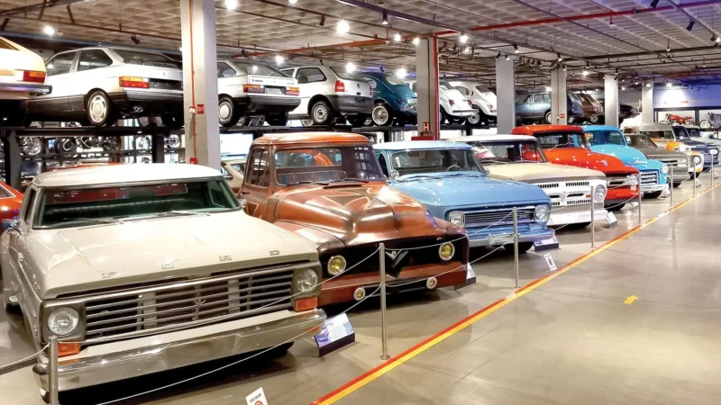 Brasília tem museu do automóvel com mais de 200 relíquias