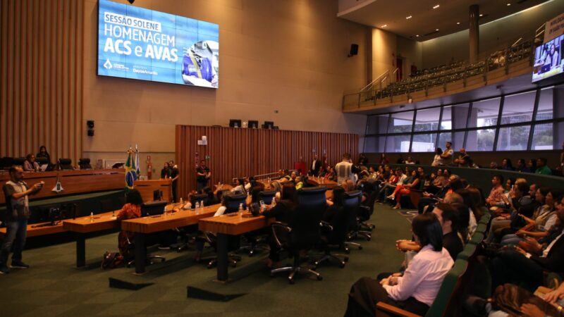 Agentes de Saúde são homenageados na CLDF por sua dedicação à população