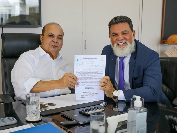 Técnicos de enfermagem do DF comemoram reajuste salarial de 15%