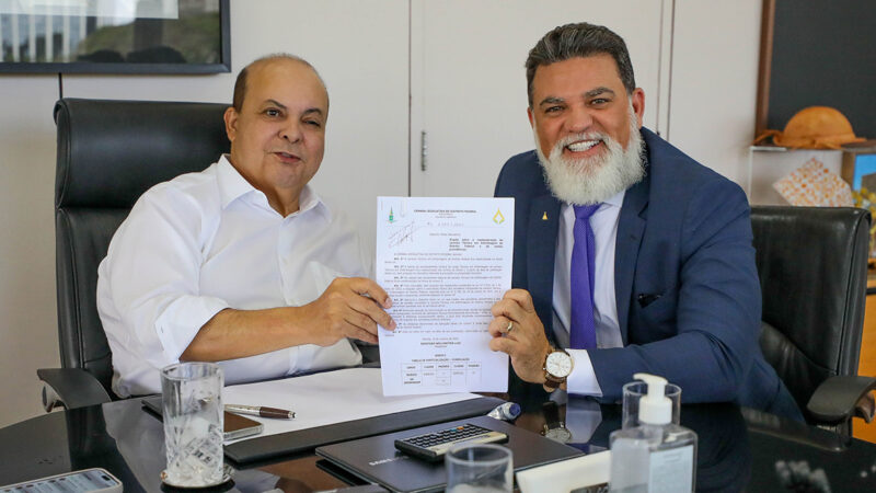 Técnicos de enfermagem do DF comemoram reajuste salarial de 15%