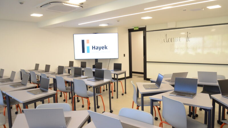 Hayek Global College oferece bolsa de 95% para futuros empreendedores