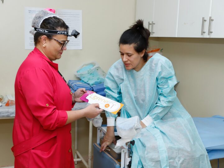 Ação leva inserção de DIU e exames a mulheres do Morro da Cruz, em São Sebastião
