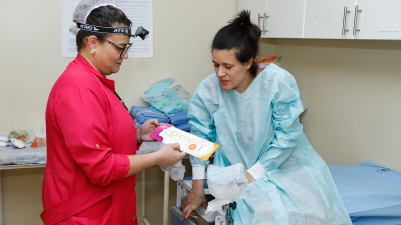 Ação leva inserção de DIU e exames a mulheres do Morro da Cruz, em São Sebastião