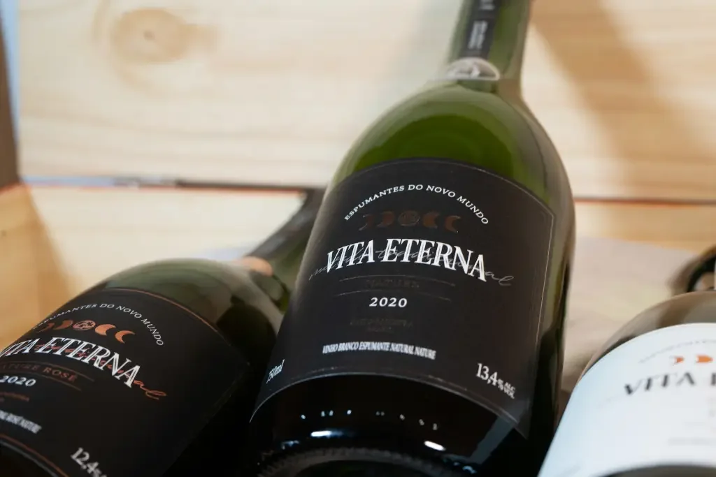 Vinícola Vita Eterna é eleita a revelação de 2024 por prestigiado guia internacional