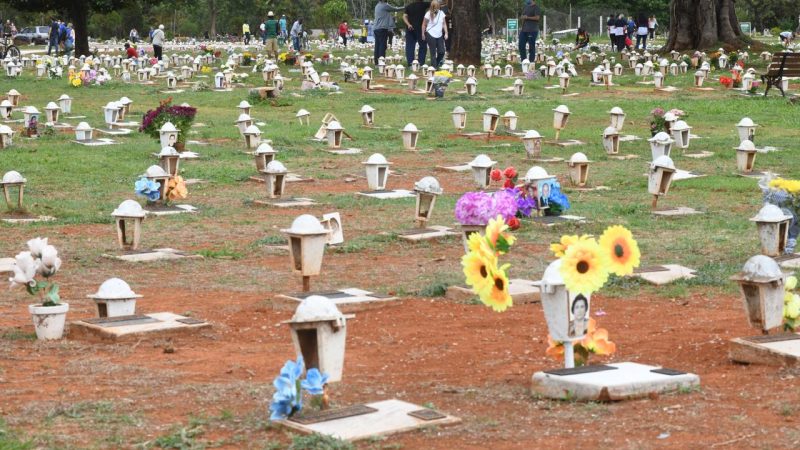 DF espera 600 mil visitantes nos cemitérios no Dia de Finados