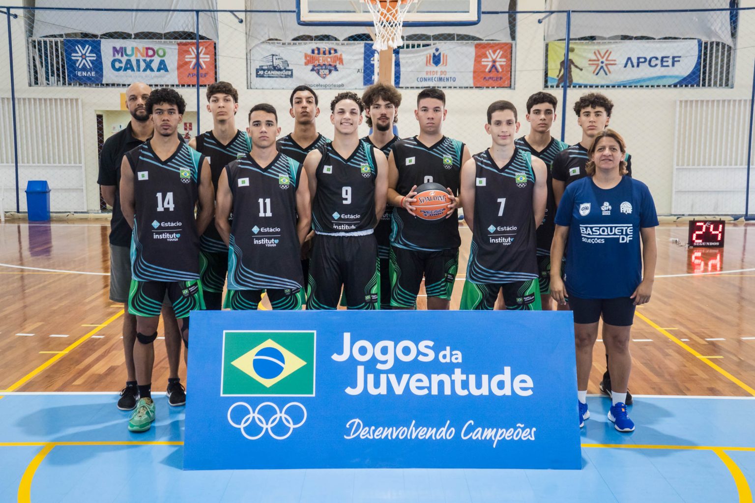 Mulheres quebram barreiras e brilham no comando do basquete nos Jogos da Juventude