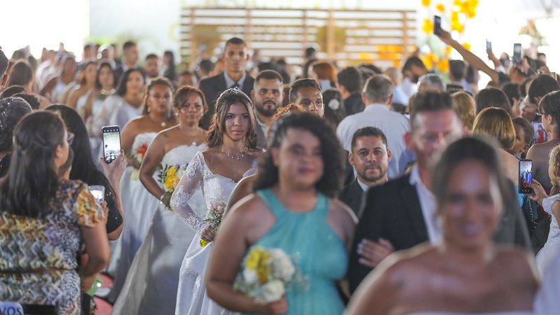Casamento Comunitário oficializa união de 91 casais no Pontão do Lago Sul