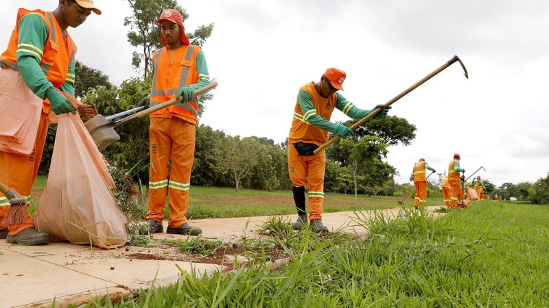 Park Way mobilizado contra a dengue em grande mutirão de limpeza