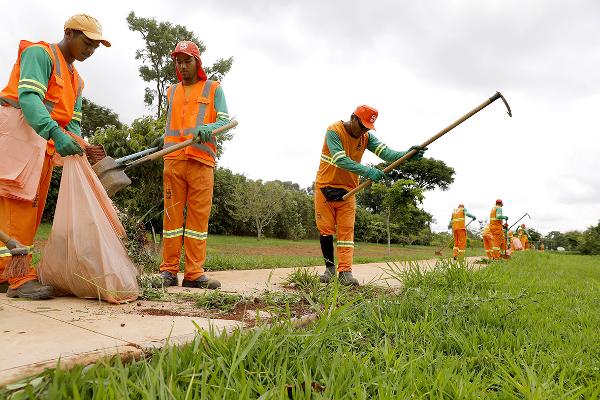 Park Way mobilizado contra a dengue em grande mutirão de limpeza
