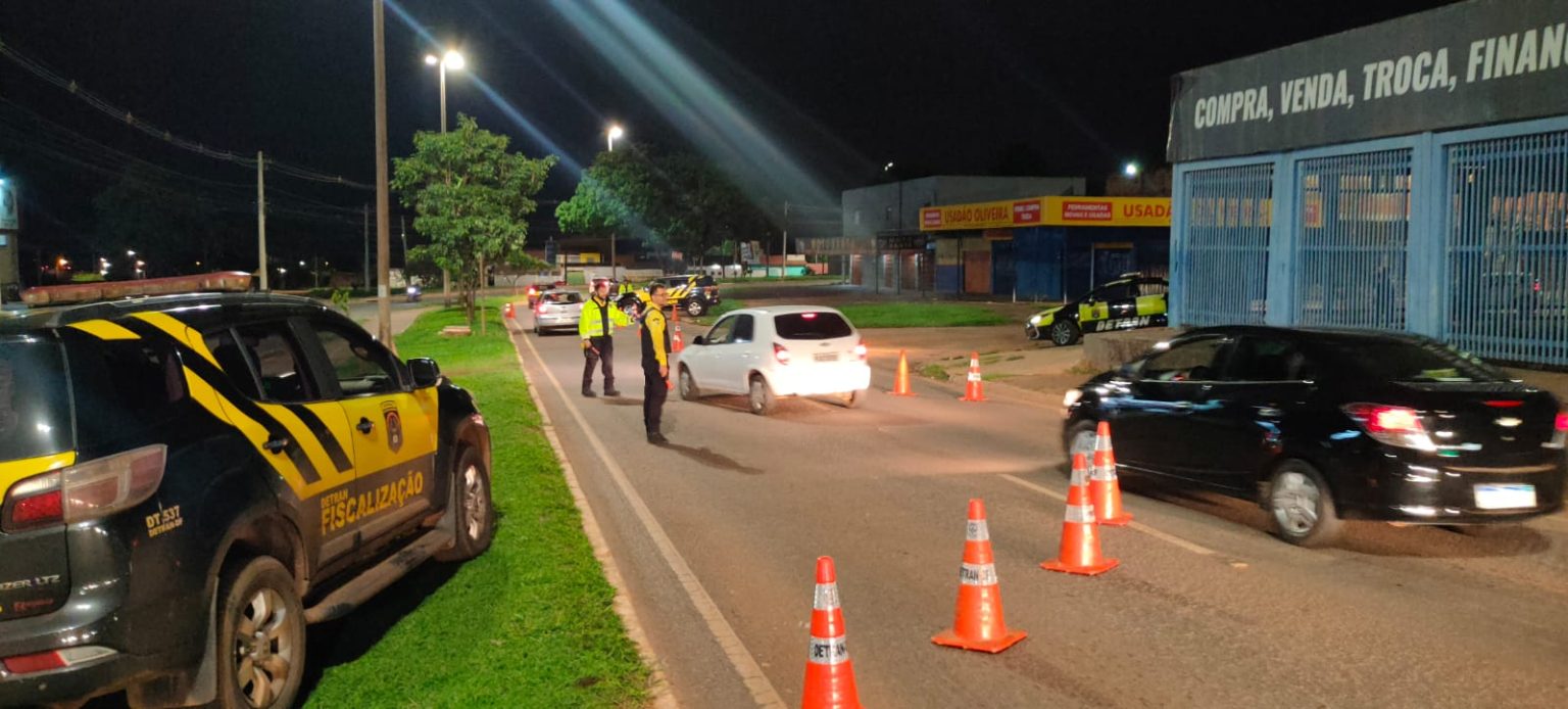 Detran-DF flagra 84 motoristas dirigindo alcoolizados em um final de semana