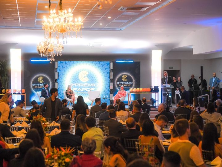 Servidora da Saúde do DF desenvolve sistema inovador e leva prêmio