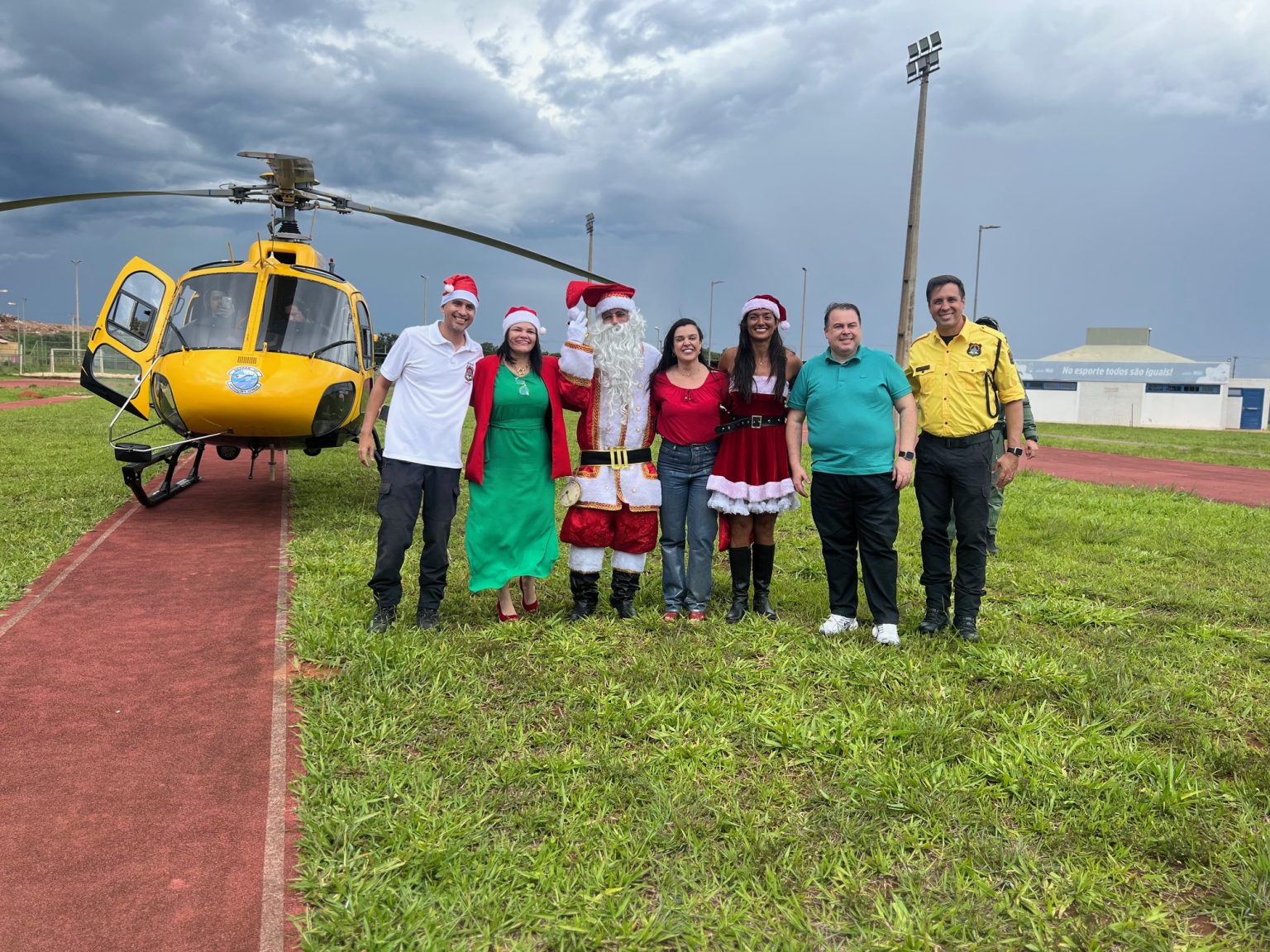Ação Solidária de Natal reúne famílias e promove cidadania na Estrutural