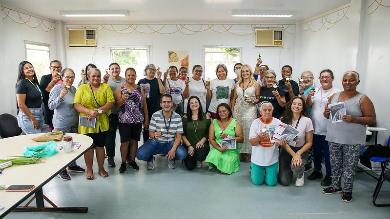 UBS do Recanto das Emas ensina a fazer difusor de citronela e combater a dengue