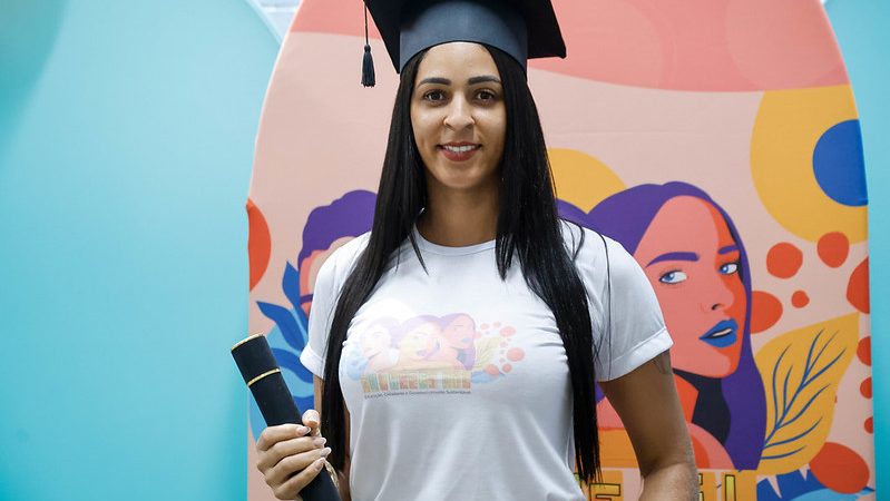 Programa capacita 240 mulheres e abre portas para o mercado de trabalho