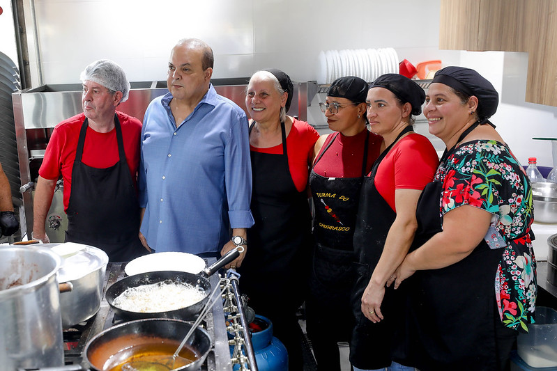 Novos quiosques do Palácio do Buriti são inaugurados com almoço do governador