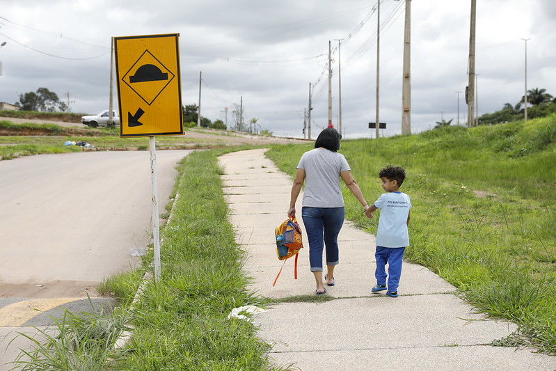 GDF investe R$ 33 milhões em asfalto para escolas rurais