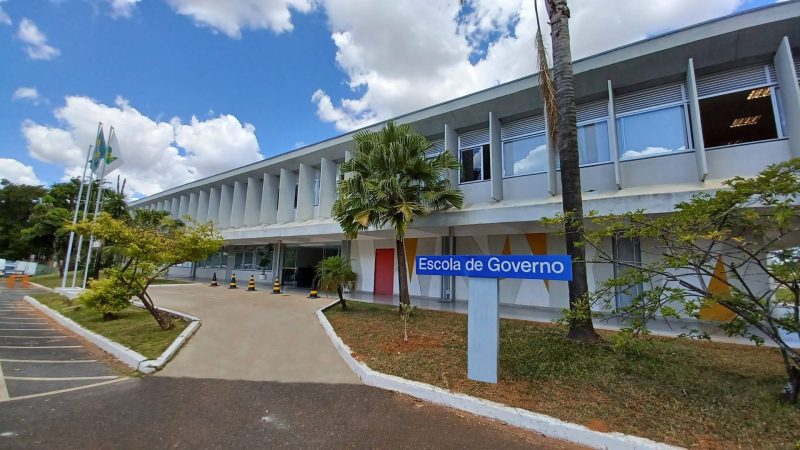 Escola de Governo do DF bate recorde e capacita mais de 33 mil servidores em 2024