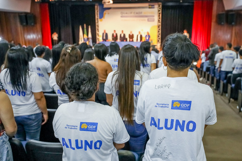 QualificaDF capacita mais de 20 mil pessoas em 2024
