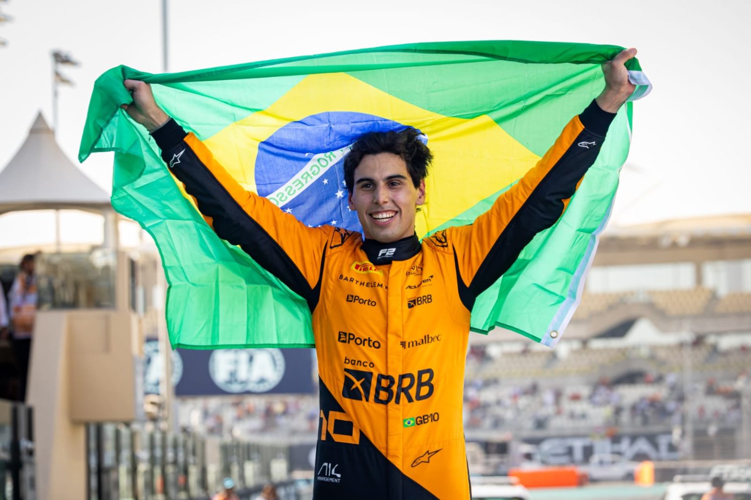 Brasileiro Gabriel Bortoleto, com patrocínio do BRB, é campeão da Fórmula 2