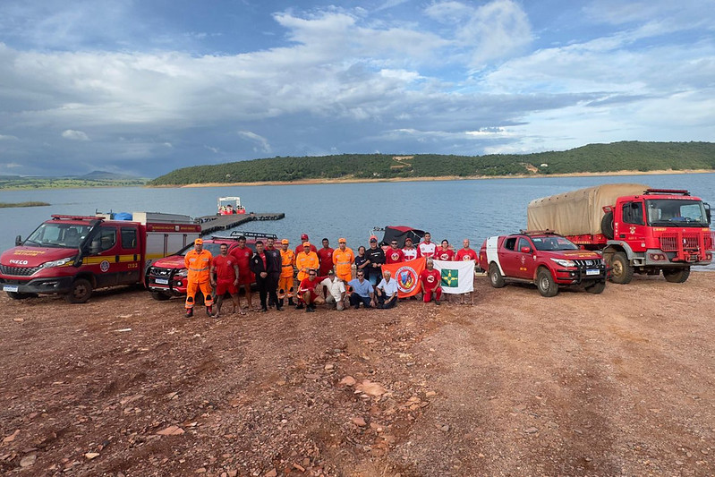 Bombeiros do DF concluem com sucesso missão de resgate em Minas Gerais