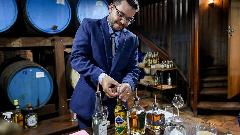 Cachaça candanga: um brinde à tradição e ao turismo em Brasília