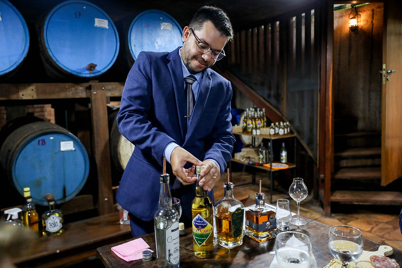 Cachaça candanga: um brinde à tradição e ao turismo em Brasília