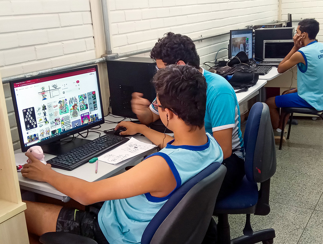 Escolas do DF recebem projeto para navegar a internet com segurança