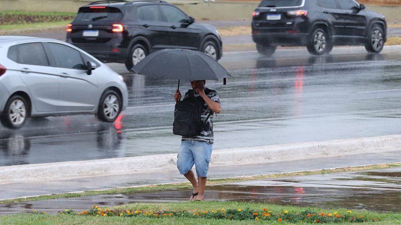 Alerta de chuvas intensas no DF: saiba como se proteger