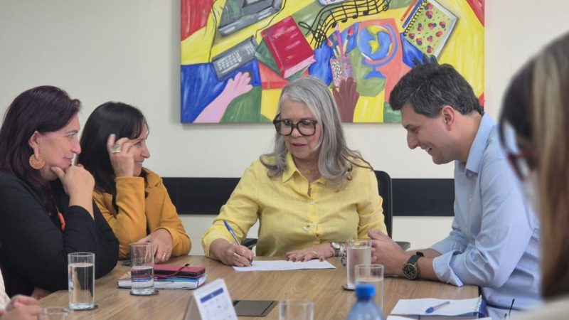 DF discute políticas públicas para atender alunos com autismo