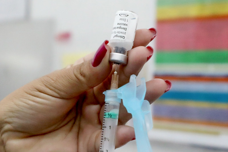 GDF intensifica campanha de vacinação contra a dengue e celebra queda nos casos