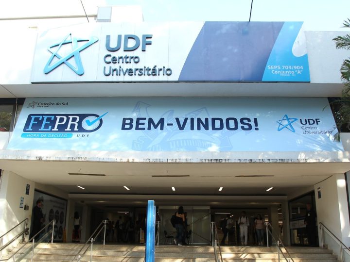 Alunos da rede pública garantem bolsas de estudo no UDF