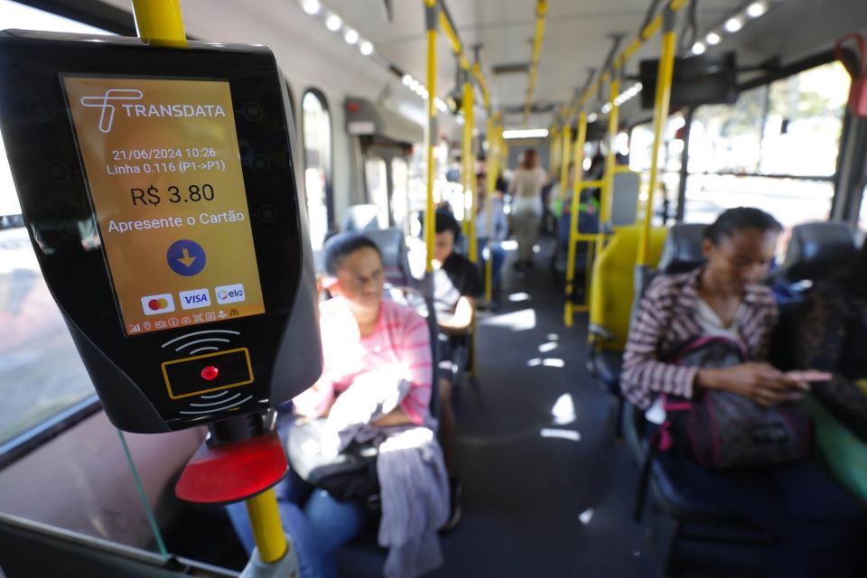 Tarifa de ônibus do DF congelada até 2026