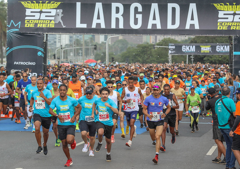 Mais de 12 mil corredores celebram o esporte na 52ª Corrida de Reis