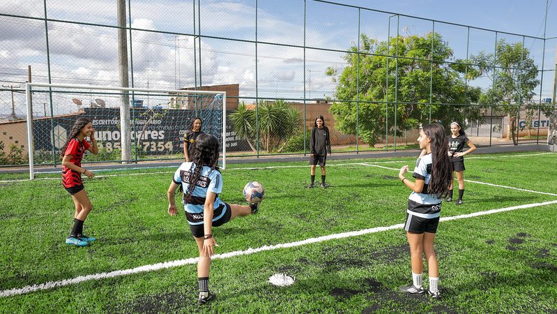 Ceilândia ganha novos campos sintéticos e investe em esporte e lazer