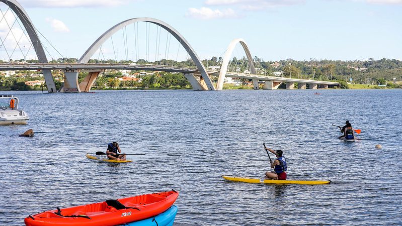 Monitoramento semanal garante qualidade da água do Lago Paranoá para banho