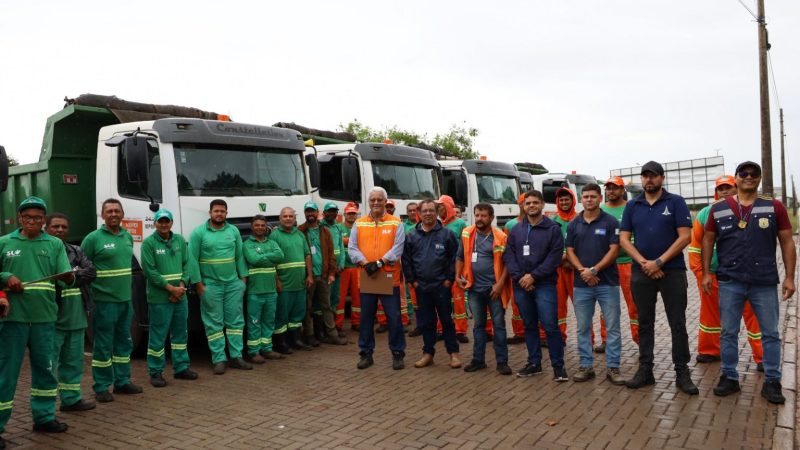 Mutirão de limpeza retira mais de 3 mil toneladas de entulhos