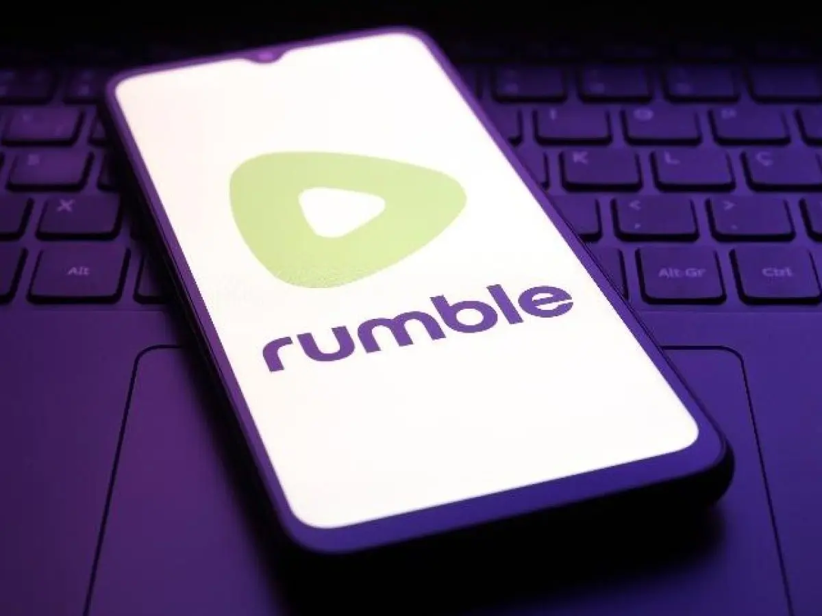 Anatel confirma bloqueio do Rumble no Brasil: plataforma busca alternativas