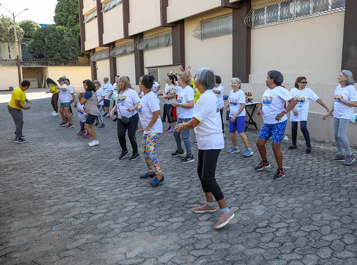Vive 60+ promove saúde e integração social entre idosos