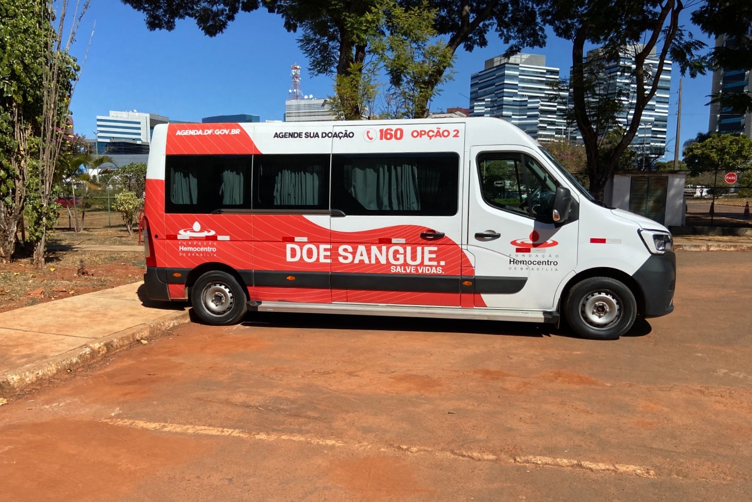 Hemocentro de Brasília oferece transporte gratuito para grupos de doadores
