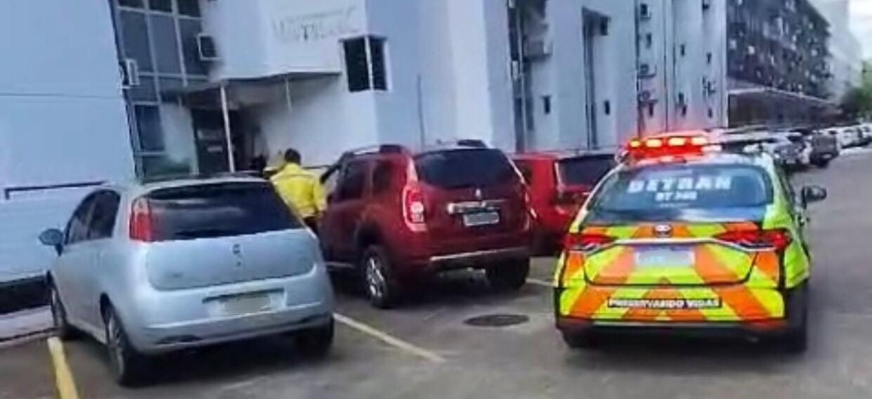 Motorista com CNH suspensa é flagrada indo para curso dirigindo