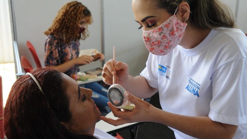 Oportunidade para Mulheres: 420 Vagas em Cursos Gratuitos de Beleza no DF