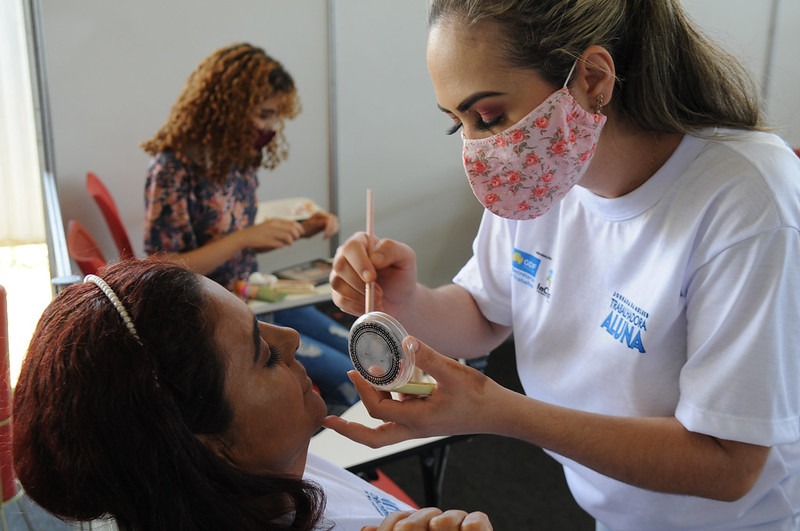 Oportunidade para Mulheres: 420 Vagas em Cursos Gratuitos de Beleza no DF