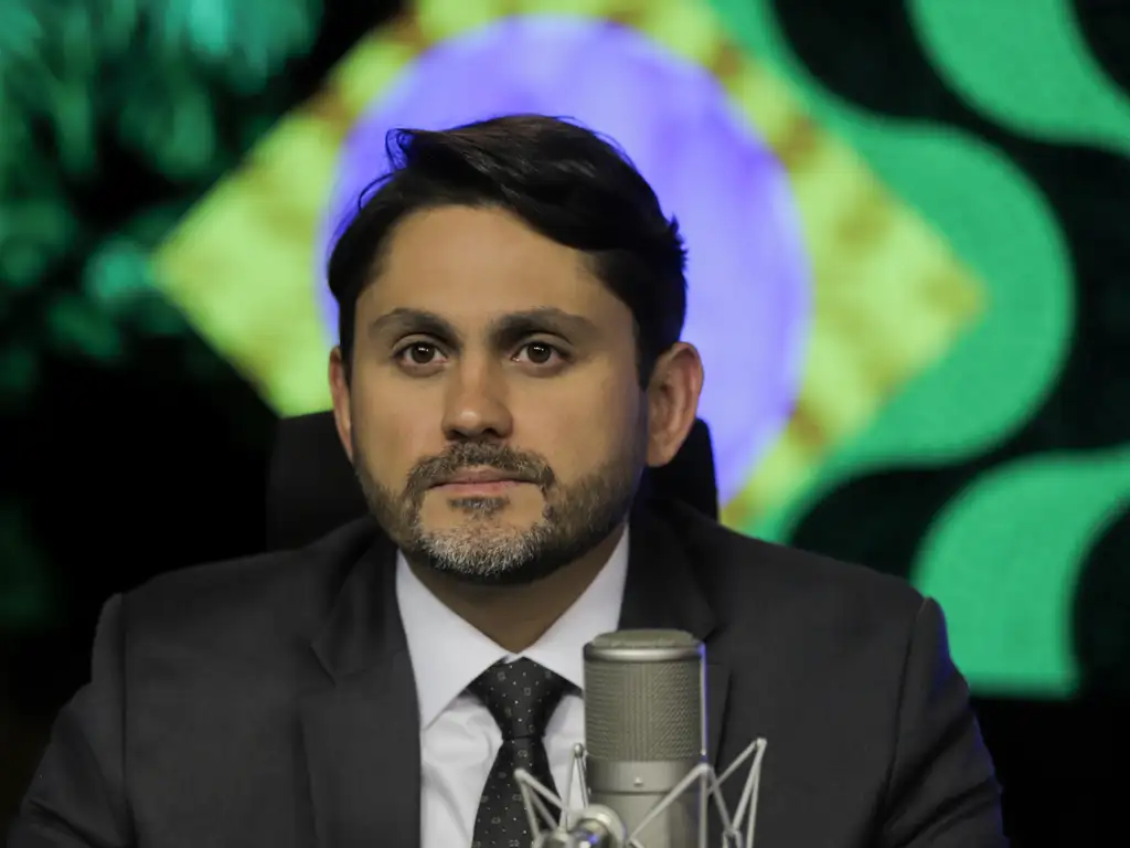 Brasil apresenta projeto bilionário de internet subaquática