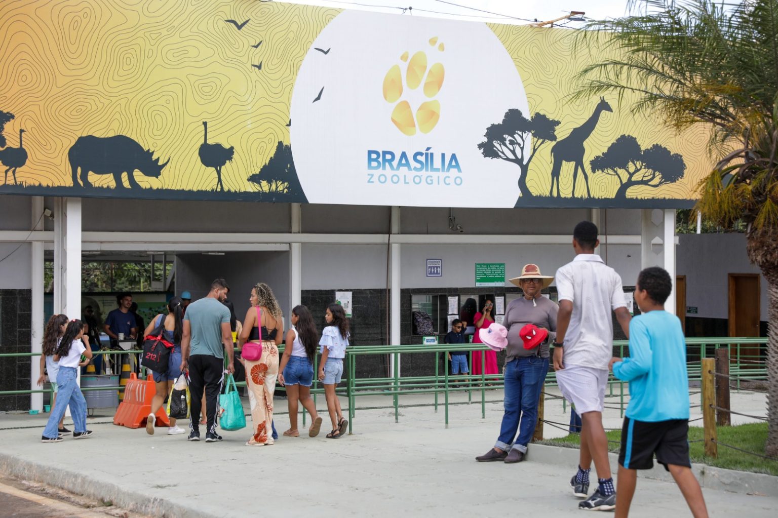 GDF decreta ponto facultativo em 17 de abril com transporte gratuito