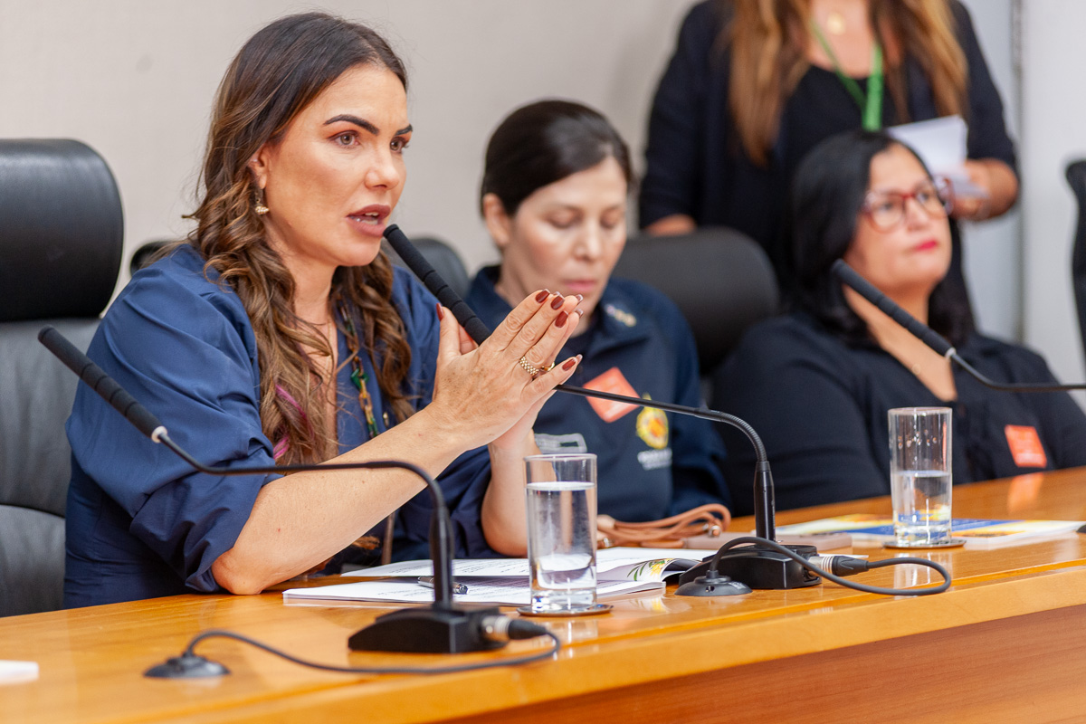 População debate revistas e detectores de metais após casos de violência