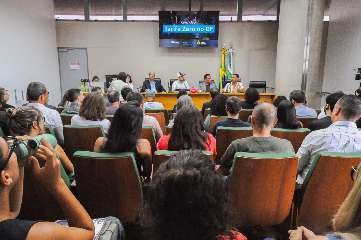 Câmara Legislativa debate gratuidade universal no transporte público