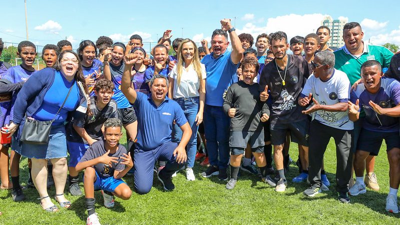 Guará II ganha campo sintético reformado por alunos do RenovaDF