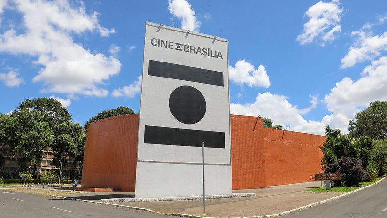 O guardião da Sétima Arte de Rua Celebra 65 Anos e Reconquista o Coração da Capital